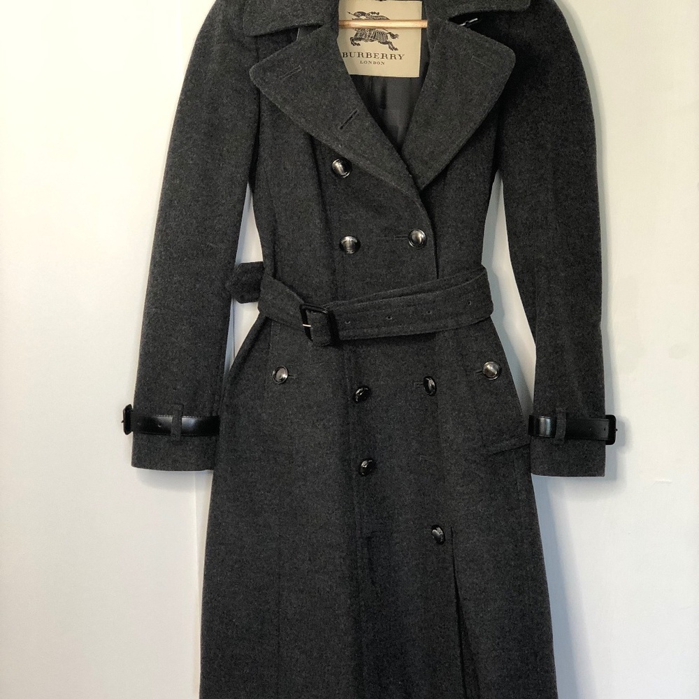 Burberry Wool and Cashmere Double-Breasted Coat - Picture 5 of 9